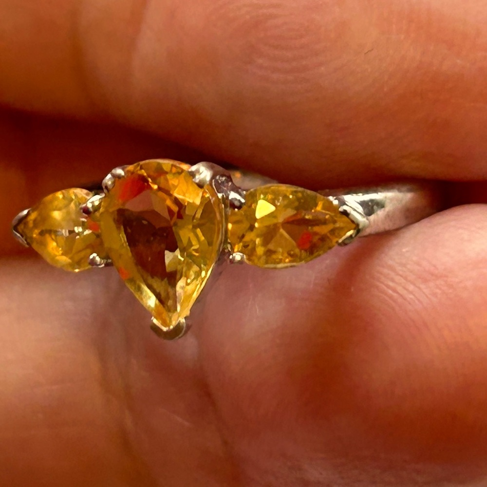Topaz Pear Shaped Ring, flanked by 2 smaller Topaz🌟Price Drop🌟 - Picture 8 of 15